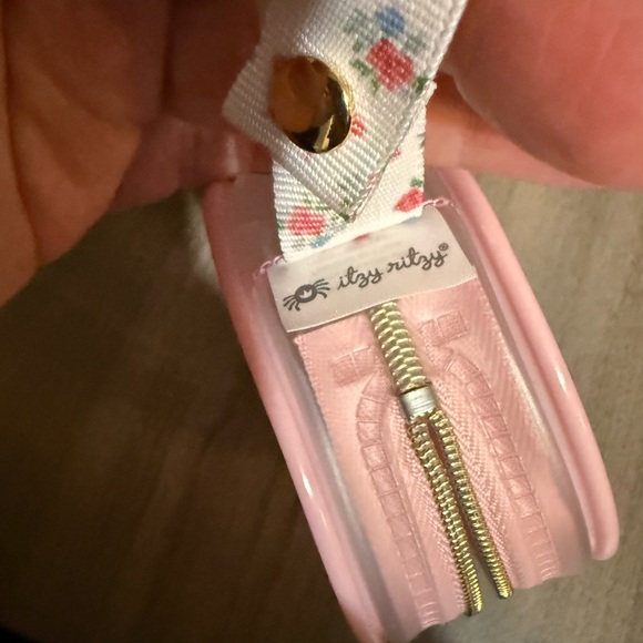 Pink Itzy Ritzy pacifier holder - Picture 3 of 3